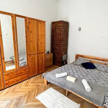 Nice Bedroom Near The Bus And Train Station Krakow Exterior photo