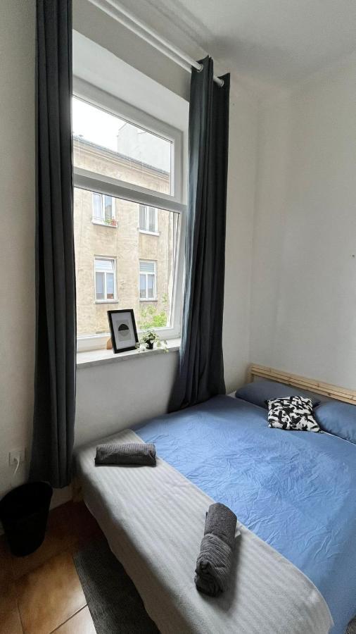 Nice Bedroom Near The Bus And Train Station Krakow Exterior photo